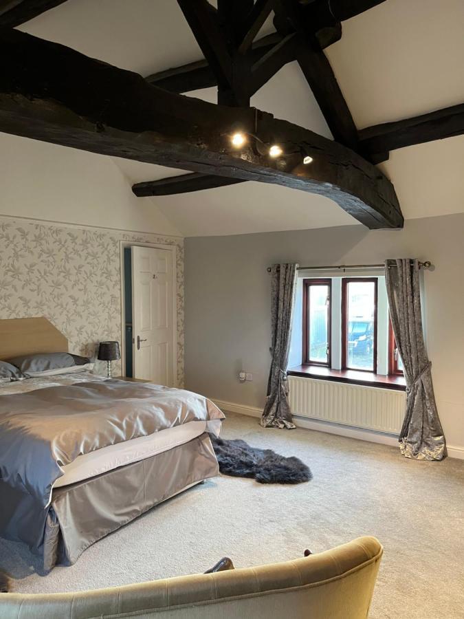 The Farm House Modern Spacious 2 Bedroom Home At Tong Road Leeds Perfect For Contractors Free Secure Parking Pudsey Esterno foto