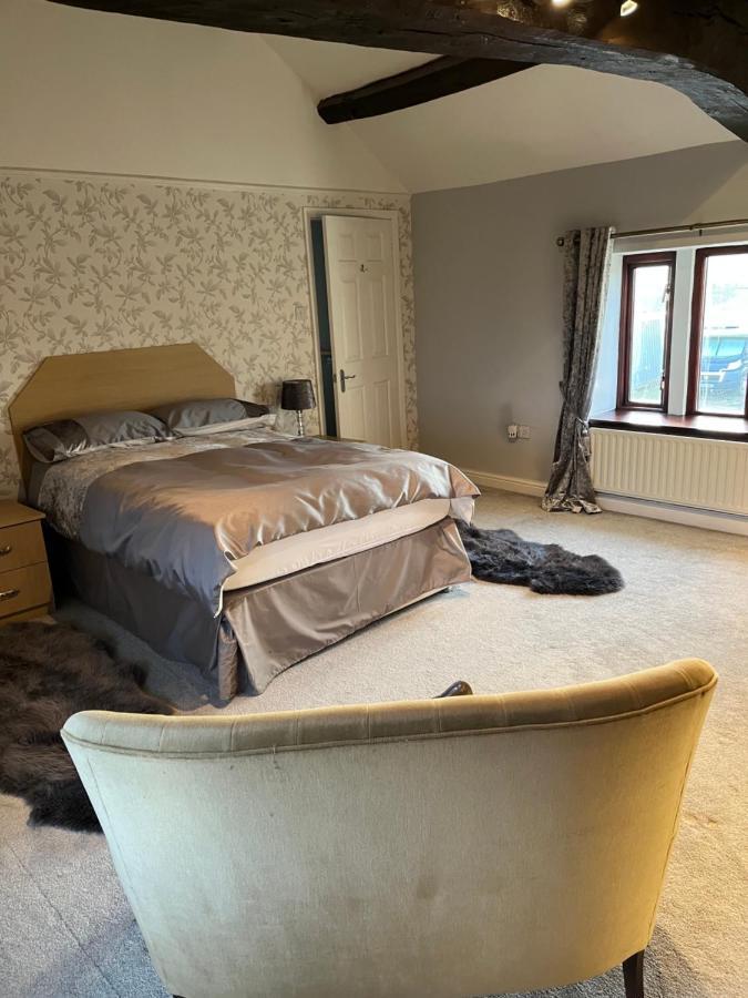 The Farm House Modern Spacious 2 Bedroom Home At Tong Road Leeds Perfect For Contractors Free Secure Parking Pudsey Esterno foto